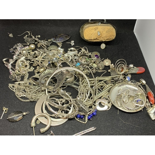 652 - A LARGE QUANTITY OF SCRAP SILVER