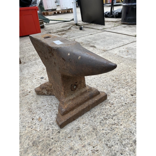 1 - A SMALL ANVIL 19.5