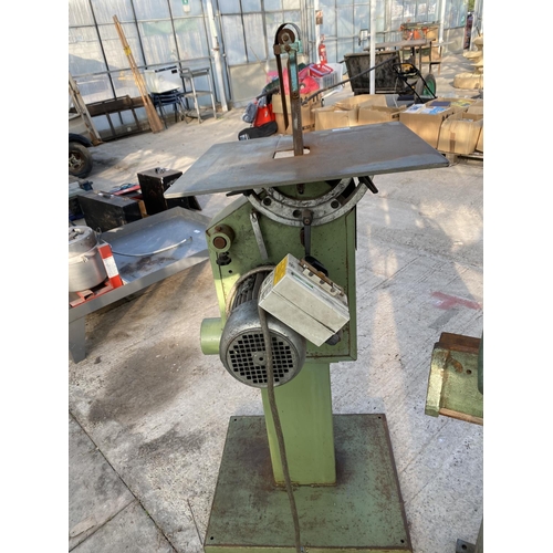 44 - A FLINTEC GRINDER WITH CARPANELLI ELECTRIC MOTOR  - NO VAT