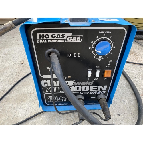 68 - A CLARKE DUAL PURPOSE MIG 100EN WELDER - NO VAT