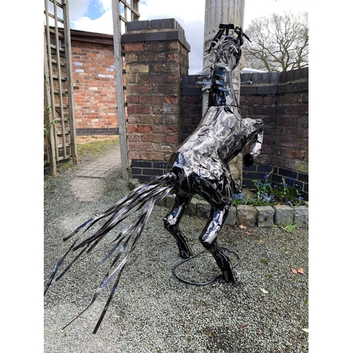 19 - A LARGE METAL SCULPTURE IN THE FORM OF A REARING HORSE H: 125CM