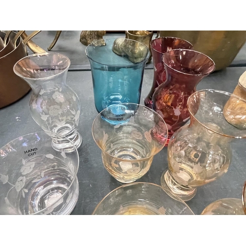 118 - A SELECTION OF ROYAL DOULTON HAND CUT GLASSWARE IN AMBER, RUBY, VIOLET CLEAR AND TURQUOISE