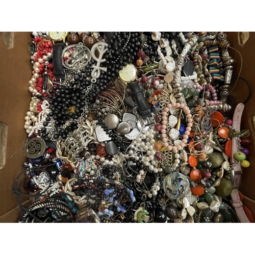 152 - A VERY LARGE QUANTITY OF COSTUME JEWELLERY