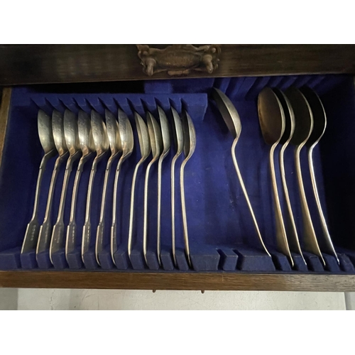 153 - A 1930'S CANTEEN OF CUTLERY (SOME ITEMS MISSING)