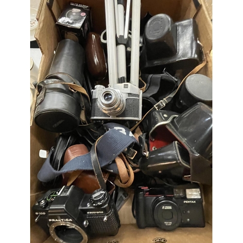 163 - A QUANTITY OF VINTAGE PHOTOGRAPHY EQUIPMENT TO INCLUDE CAMERAS, CASES, A TRIPOD AND A MINI REX II LI... 