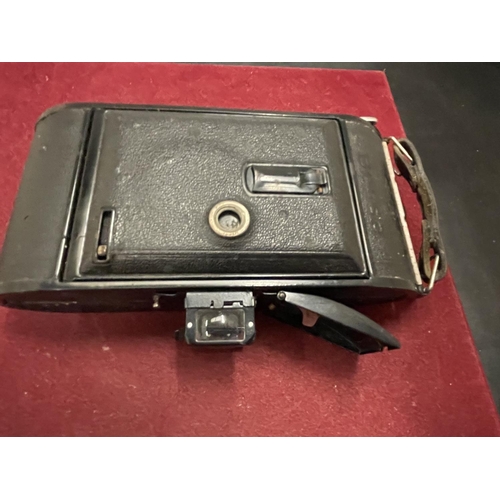 169 - AN EARLY VOIGTLANDER BESSA FOLDING CAMERA WITH CARRYING CASE