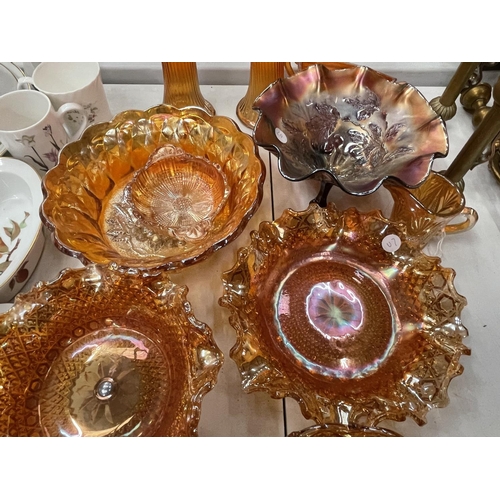 178 - AN ASSORTMENT OF CARNIVAL GLASSWARE