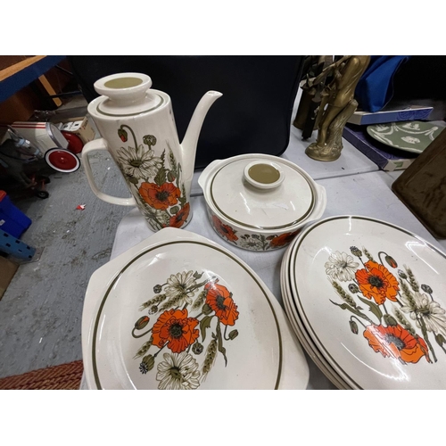 190 - A RETRO J & G MEAKIN STUDIO COFFEE SET IN THE POPPY DESIGN