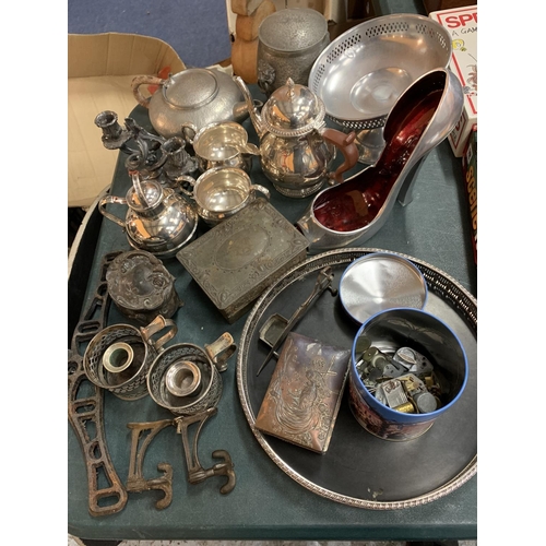 233 - A LARGE COLLECTION OF ASSORTED METAL WARE TO INCLUDE SILVER PLATE, PEWTER, ETC