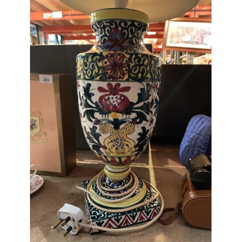 292 - A LARGE  SPANISH CERAMIC HAND PAINTED TABLE LAMP A/F - H:42CM (TO TOP OF BASE)