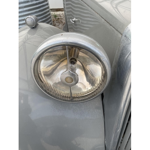 1210 - A 1937 ROVER 14 SALOON CAR, 1694 CC SIX CYLINDER, ON A V5C WITH ORIGINAL REGISTRATION NUMBER. WIRE W... 