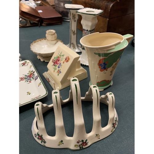 66 - EIGHT EXAMPLES OF ROYAL DOULTON CERAMIC WARE TO INCLUDE A 'CAPRICE' JUG (D5358)