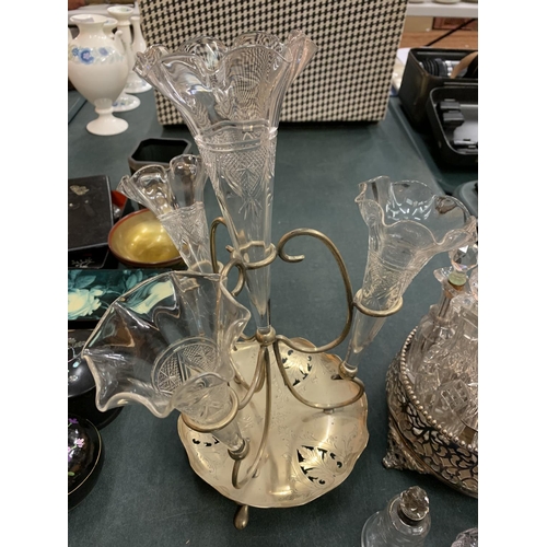 85 - AN ASSORTMENT OF VINTAGE ITEMS TO INCLUDE DISHES AND CUT GLASS CRUET SET