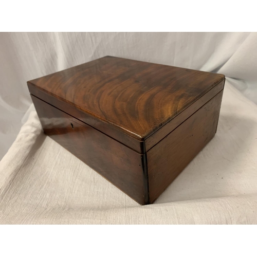 86A - A MAHOGANY HINGED BOX