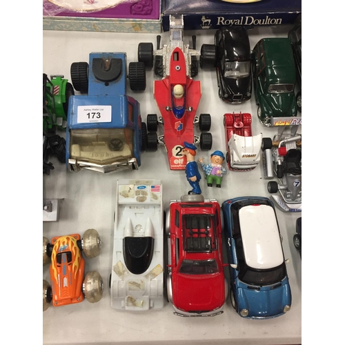 173 - A COLLECTION OF TOY VEHICLES TO INCLUDE VINTAGE TONKA TRUCK