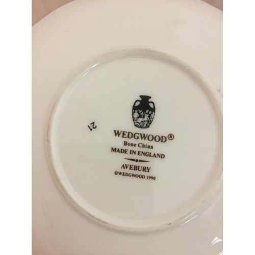 174 - THREE COALPORT VASES AND A WEDGWOOD TRINKET TRAY