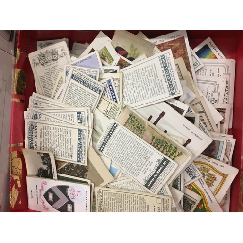 204 - A COLLECTION OF VARIOUS CIGARETTE CARDS TO INCLUDE WILLS, JOHN PLAYER ETC AND A COLLECTION OF STAMPS... 