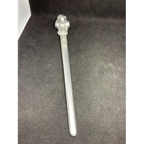 62A - A VICTORIAN LETTER OPENER DEPICTING A RAMS HEAD