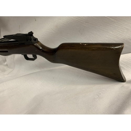 47 - A TDR-2005N NO:00022 CROSS BOW