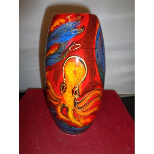 706 - AN ANITA HARRIS OCTOPUS AND CRAB TRAIL VASE HANDPAINTED AND SIGNED IN GOLD