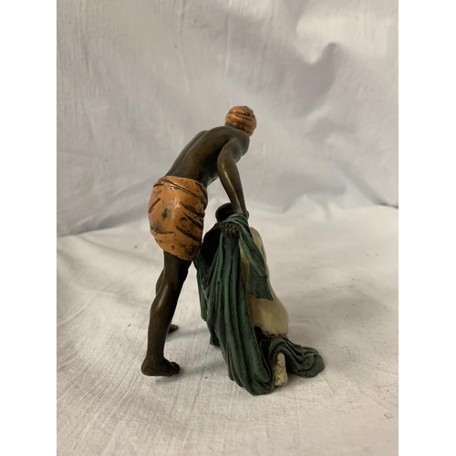 18 - A BERGMAN STYLE COLD PAINTED BRONZE OF A NATIVE AND A GIRL HEIGHT APPROXIMATELY 12.5CM