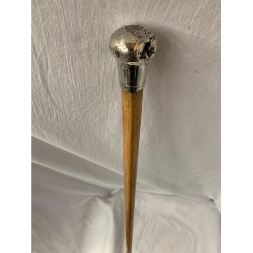 20 - A VINTAGE SILVER TOPPED CANE