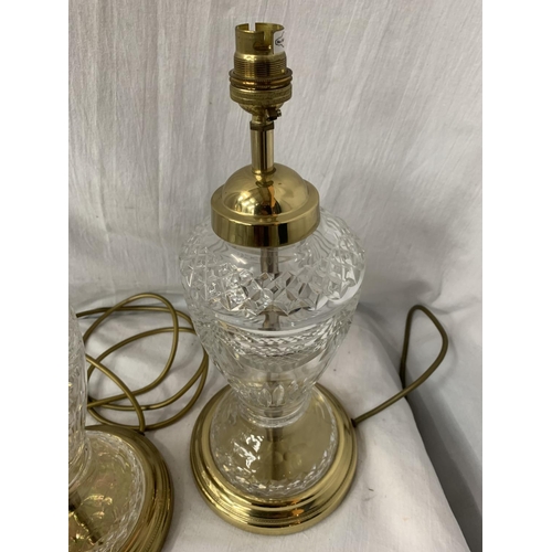 37 - A PAIR OF CUT GLASS TABLE LAMPS WITH BRASS EMBELLISHMENT H: 40CM