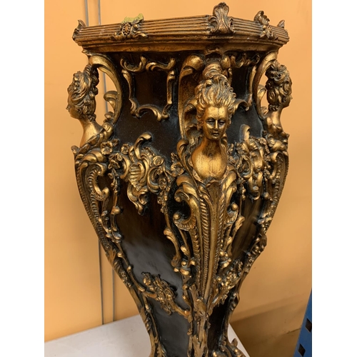 43 - A TALL BLACK JARDINIERE STAND WITH GOLD DETAIL H: 42CM