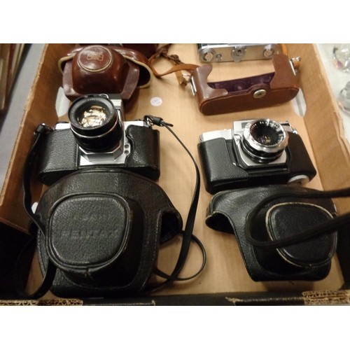 261 - FOUR CAMERAS TO INCLUDE A PENTAX, A ZEISS ICON, A MAMIYA AND A CONTAX INCLUDING CASES AND LENSES