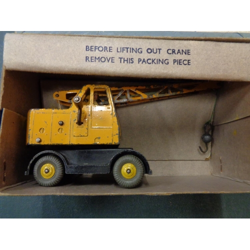 295 - A BOXED DINKY 571 COLES MOBILE CRANE