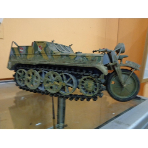 302 - A SCALE MODEL WWII KATTENKRAD