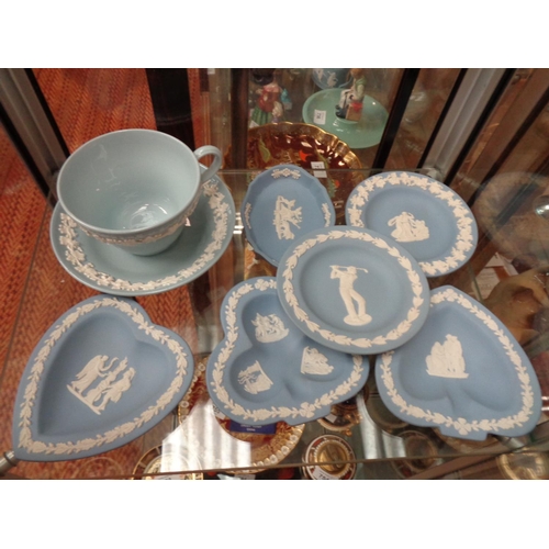 756 - SEVEN CERAMIC ITEMS TO INCLUDE WEDGWOOD JASPER PIN DISHES ETC