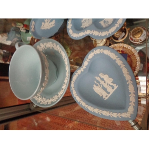 756 - SEVEN CERAMIC ITEMS TO INCLUDE WEDGWOOD JASPER PIN DISHES ETC