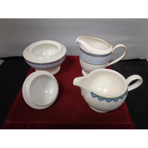 770 - THREE VILLEROY AND BOSCH ITEMS TO INCLUDE A CASA LOOK JUG