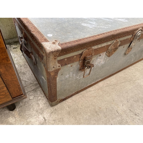 2013 - A SUBSTANTIAL GALVANISED METAL TRAVELLING TRUNK, 40X21