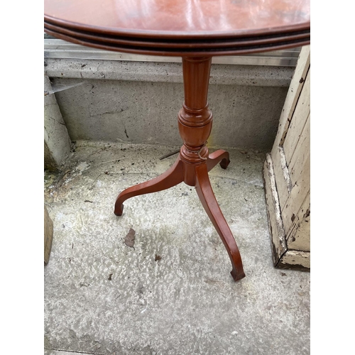 2025 - A MODERN YEW WOOD CIRCULAR WINE TABLE ON TURNED COLUMN WITH TRIPOD BASE, 18