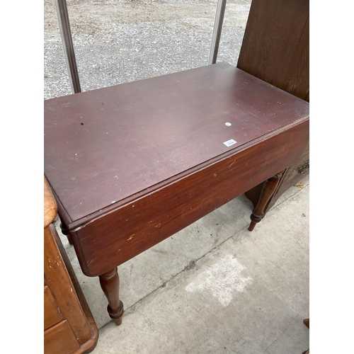 2044 - A VICTORIAN MAHOGANY PEMBROKE TABLE WITH SINGLE DRAWER, ON TURNED LEGS, 38