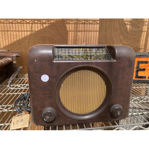 1223 - A VINTAGE BUSH MAINS VALVE RADIO IN BROWN BAKELITE CASE