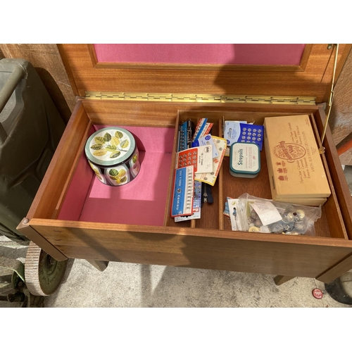 1236 - A WOODEN SEWING BOX TO ALSO INCLUDE A SMALL AMOUNT OF SEWING ITEMS