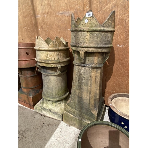 1252 - A PAIR OF KING AND QUEEN CHIMNEY POTS