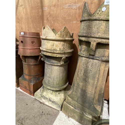 1252 - A PAIR OF KING AND QUEEN CHIMNEY POTS