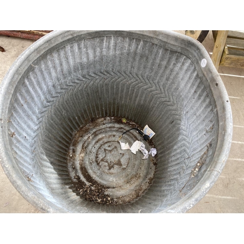 1280 - A VINTAGE GALVANISED DOLLEY TUB