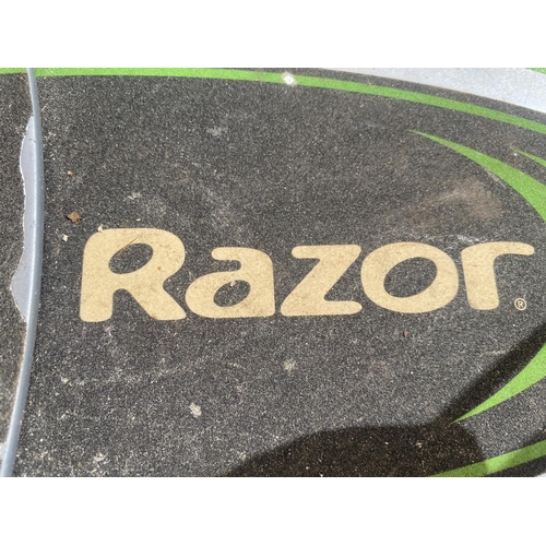 1427 - A RAZOR ELECTRIC SCOOTER