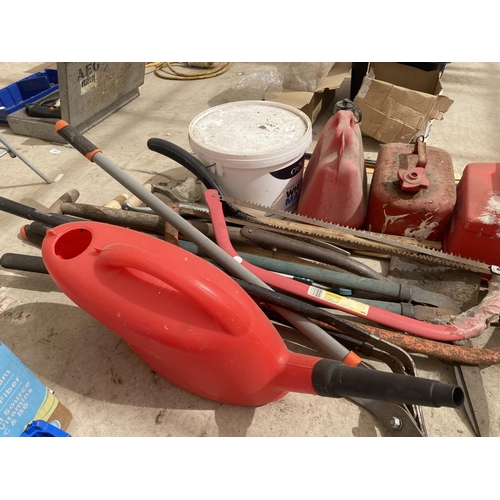 1437 - AN ASSORTMENT OF GARDEN TOOLS TO INCLUDE BOW SAWS, EDGING SHEARS NEW SPADE HANDLES AND FUEL CANS ETC