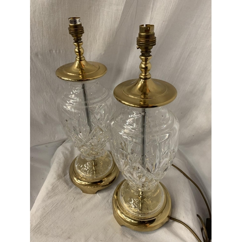 165 - A PAIR OF CUT GLASS TABLE LAMPS WITH BRASS DETAIL H:20