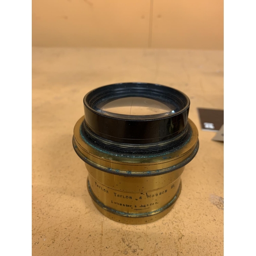 208 - A VINTAGE COOKE TAYLOR & HOBSON LEICESTER & LONDON NO. 93166 PORTRAIT BRASS CAMERA LENS