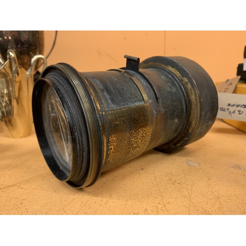 214 - A LARGE VINTAGE A.ROSS LONDON 2822 BRASS CAMERA LENS