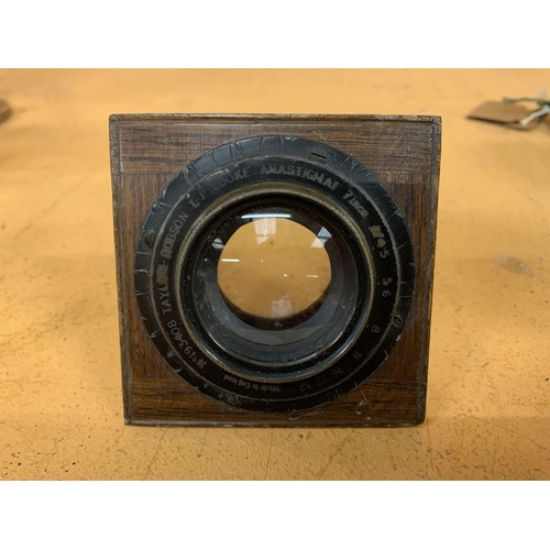 220 - A VINTAGE COOKE ANASTIGMAT 7 INCH TAYLOR HOBSON NO 193408 CAMERA LENS IN WOODEN SURROUND