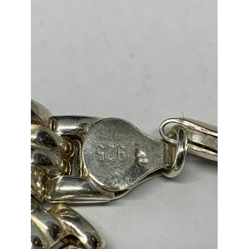 511 - A MARKED 925 ITALIAN SILVER BRACELET WITH A PRESENTATION BOX