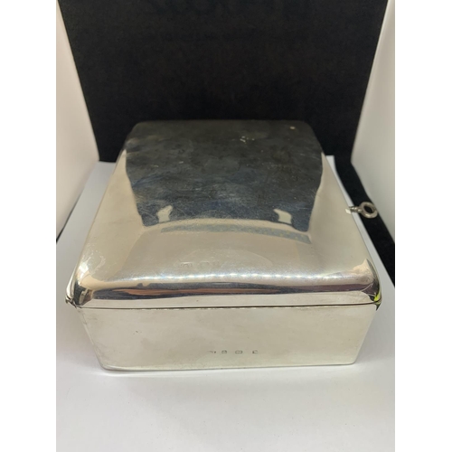 522 - A HALLMARKED BIRMINGHAM 1905 SILVER JEWELLERY BOX WITH KEY GROSS WEIGHT 600g